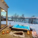 Robukta L Jacuzzi L Sauna L Table Tennis Tromsø