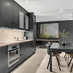 Robukta L Jacuzzi L Sauna L Table Tennis Villa Tromsø