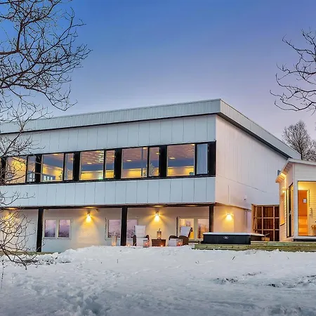 Villa Robukta L Jacuzzi L Sauna L Table Tennis Tromsø