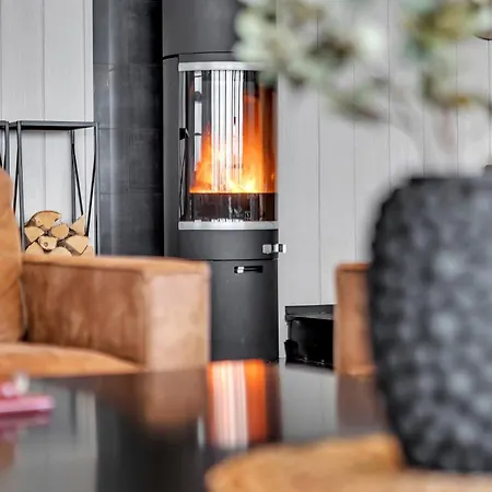 Villa Robukta L Jacuzzi L Sauna L Table Tennis Tromsø