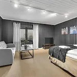 Robukta L Jacuzzi L Sauna L Table Tennis Вилла