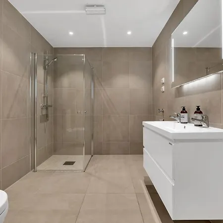 Robukta L Jacuzzi L Sauna L Table Tennis Tromsø